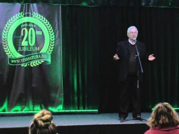 [ID: a-KAA4S-ems] Youtube Automatic