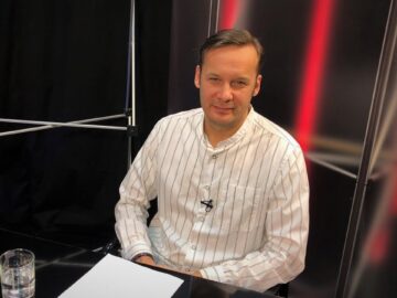 Magán: [ID: cjhGiDsrSx8] Youtube Automatic