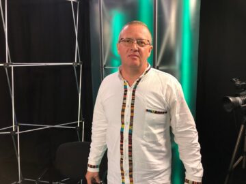 Magán: [ID: 4Ux3Sddy0vE] Youtube Automatic