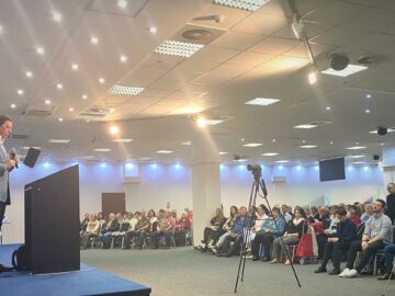 Magán: [ID: y3UNKanr8eM] Youtube Automatic