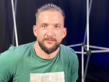 Magán: [ID: 5Xp_E62u30w] Youtube Automatic