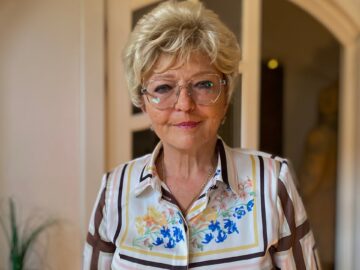 Magán: [ID: _IuUgE18YkE] Youtube Automatic