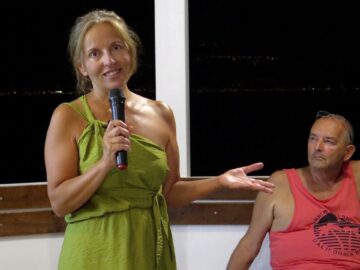 Magán: [ID: 5q_sFi1Za9A] Youtube Automatic