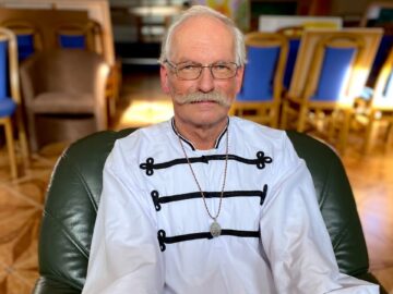 Magán: [ID: pvyLpPmz2wI] Youtube Automatic