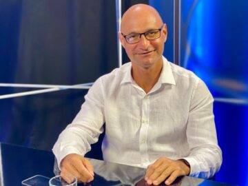 Magán: [ID: 3BeMh85Ri78] Youtube Automatic