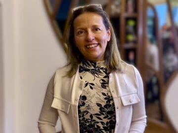 Magán: [ID: Kz_mQX66PZo] Youtube Automatic