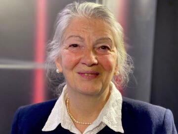 Magán: [ID: SkALd_ocr4E] Youtube Automatic