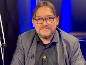 Magán: [ID: pF3N6CWJSmo] Youtube Automatic