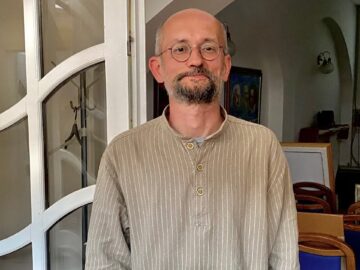 Magán: [ID: S9wEKbLr494] Youtube Automatic