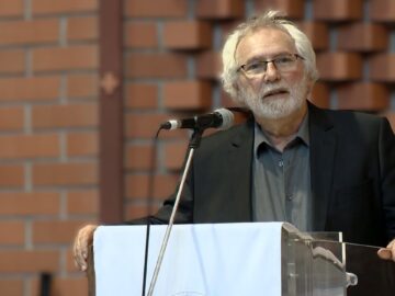 Magán: [ID: EUJoFhOFNqs] Youtube Automatic