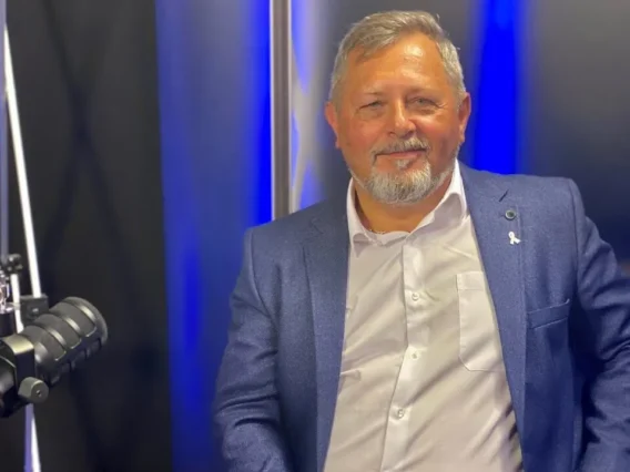 Magán: [ID: kLFOnyOJjK8] Youtube Automatic