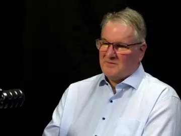 Magán: [ID: LclWR7qrqKw] Youtube Automatic